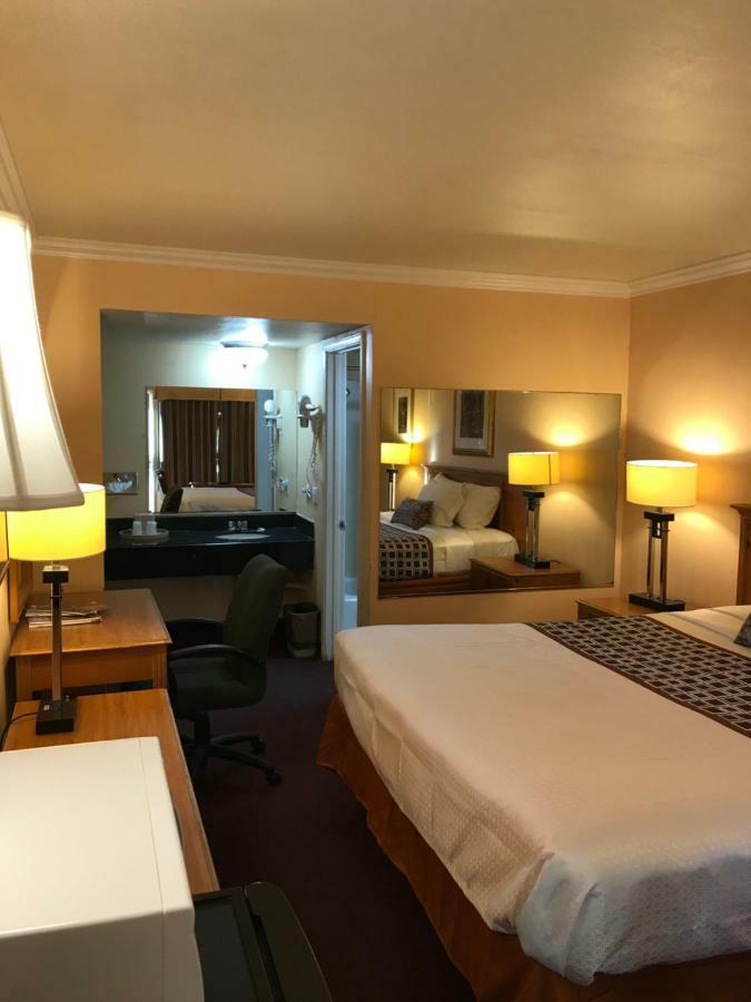 Sands Motel Riverside Esterno foto